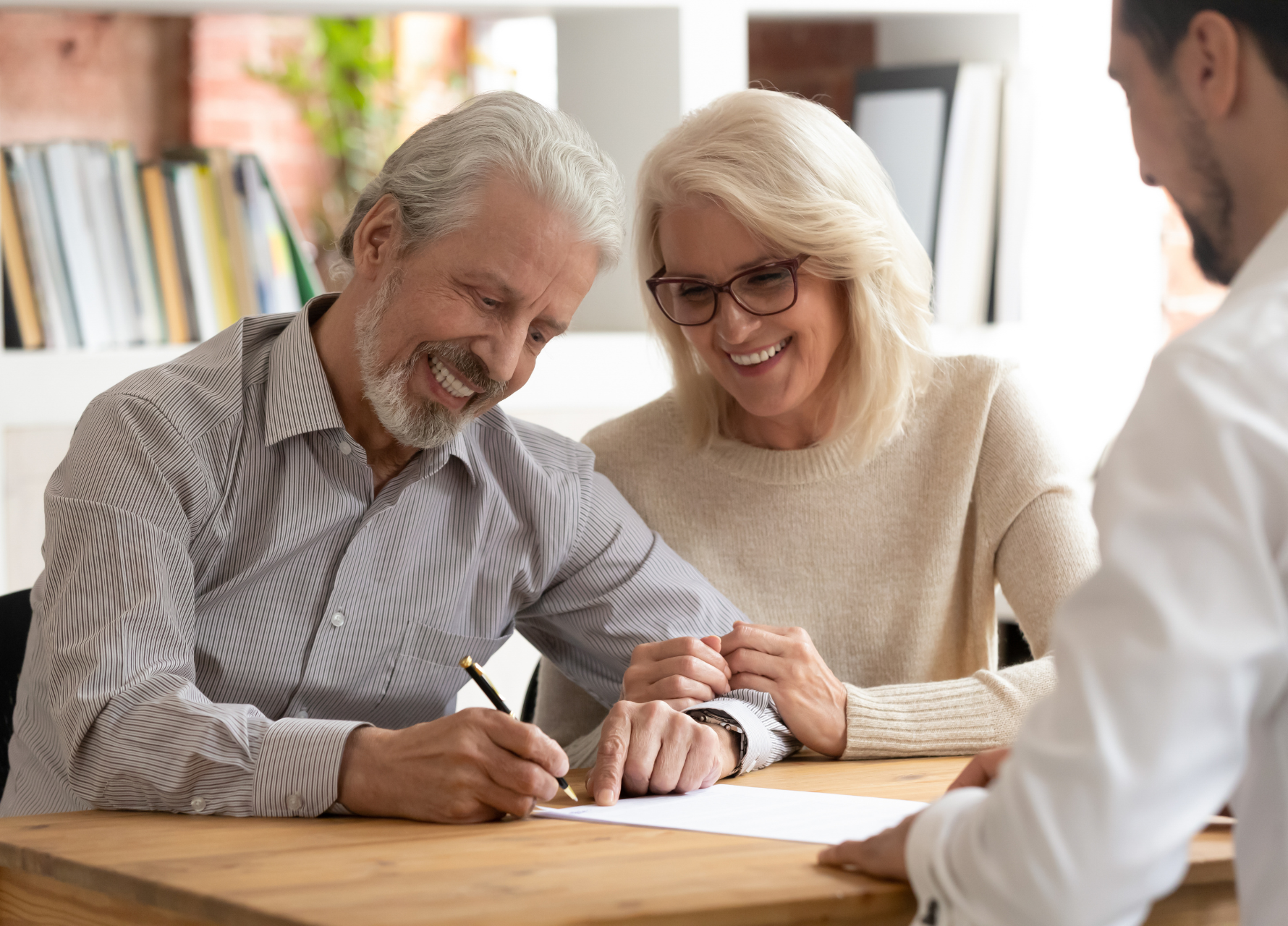 Couple refinancing home.